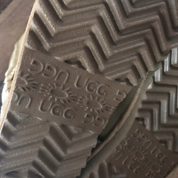Ugg Boots Woman’s Size 5 NWOT - Picture 6 of 9